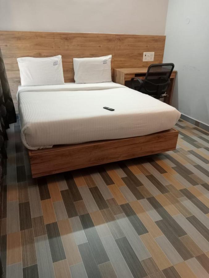 Season 4 Residences - 1Bhk Furnished Apartments Ченай Екстериор снимка