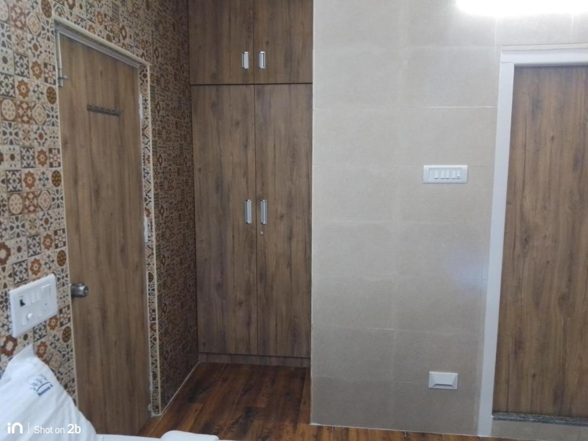 Season 4 Residences - 1Bhk Furnished Apartments Ченай Екстериор снимка